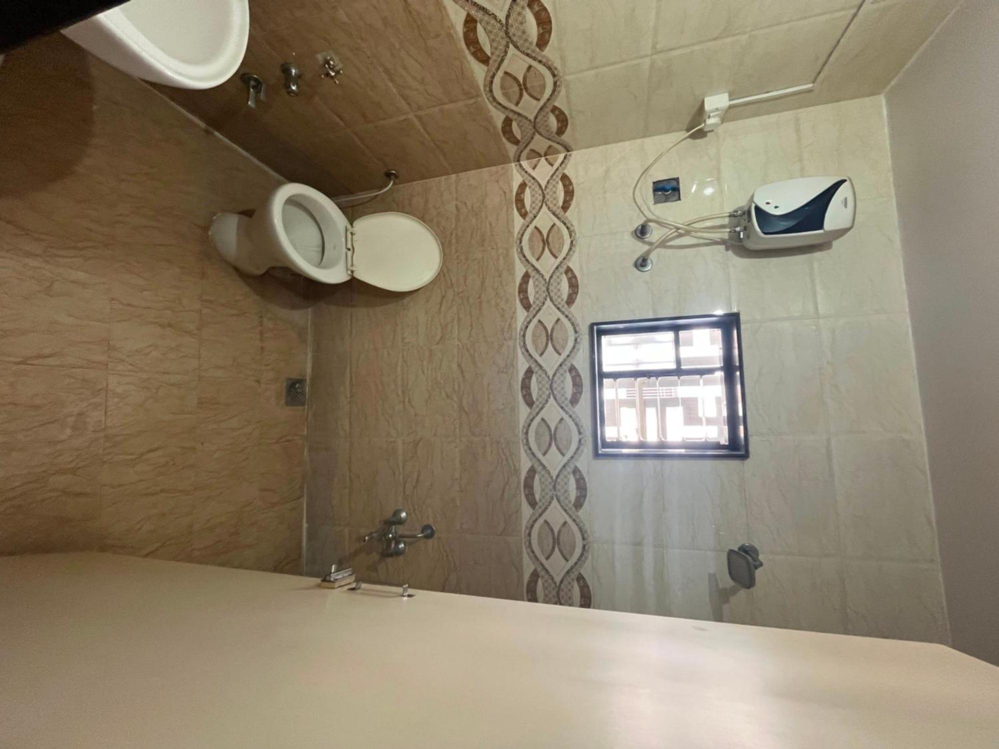 Oyo Hotel Rio Inn Anand Exterior photo