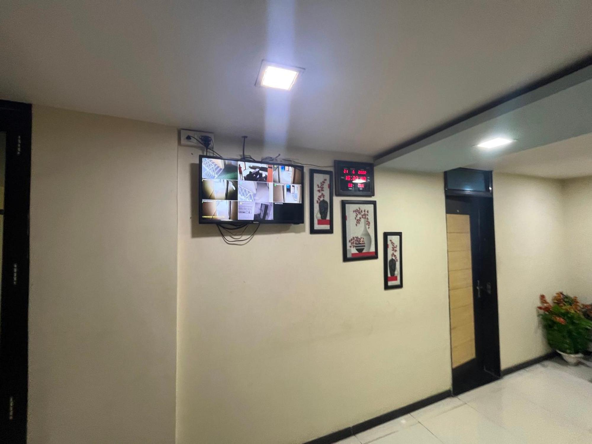 Oyo Hotel Rio Inn Anand Exterior photo
